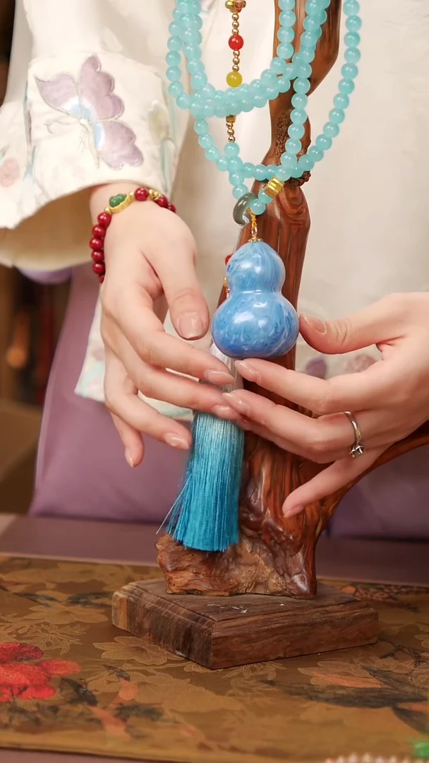 343天琦閤漆艺小葫芦挂件