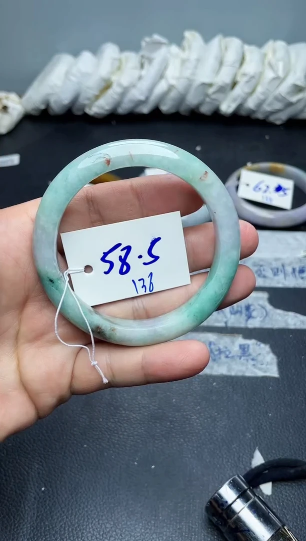 未镶嵌手镯翡翠136