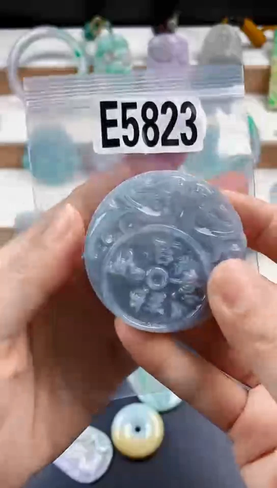 颈饰未镶嵌翡翠天然翡翠吊坠挂件