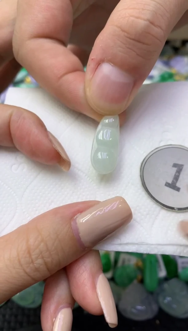 颈饰未镶嵌翡翠天然缅甸翡翠A货