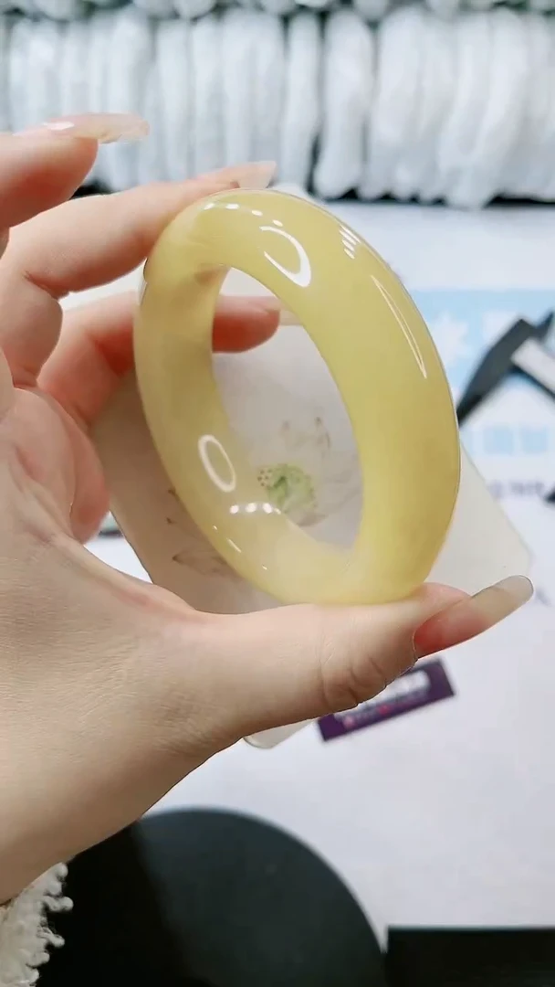 【闪购商品】石英质玉手镯未镶嵌多样性发货D248-64