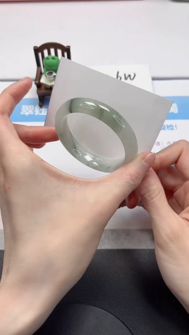 【闪购商品】石英质玉手镯未镶嵌V451-52