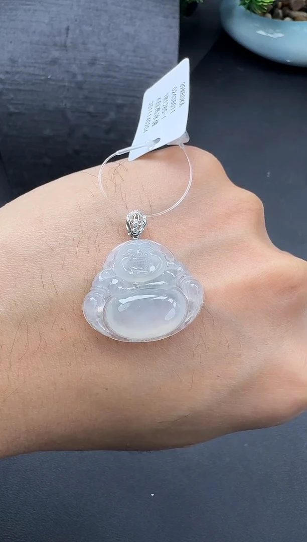 颈饰18K金镶嵌翡翠佛公