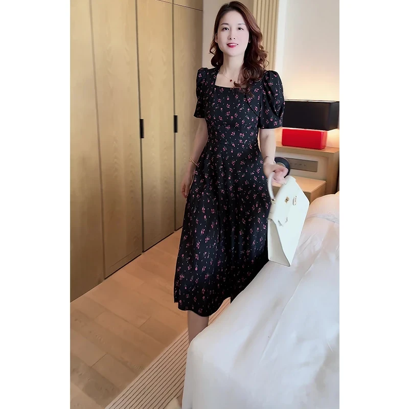 《碎花裙》显瘦长裙方领法式女款黑色碎花群时尚女装连衣裙