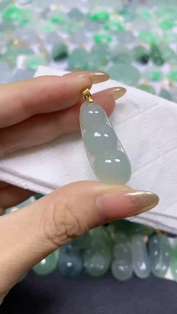 颈饰未镶嵌翡翠A货