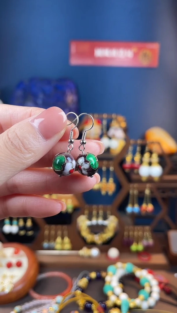 家***儿，酱紫色珐琅景泰蓝耳钩