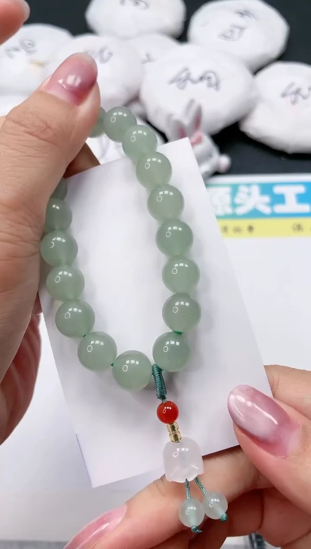 石英质玉手镯未镶嵌手链