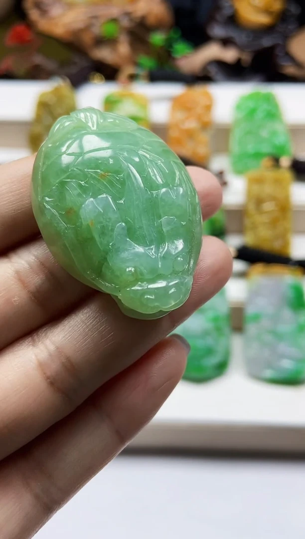 颈饰未镶嵌翡翠翡翠A货