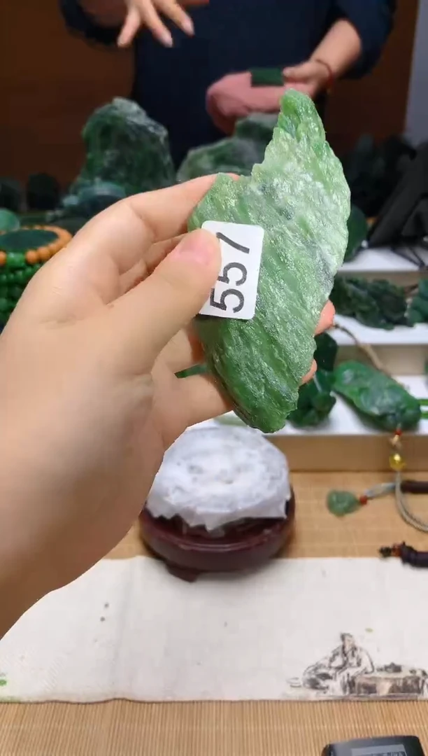 未镶嵌和田玉（碧玉）珠宝半成品1