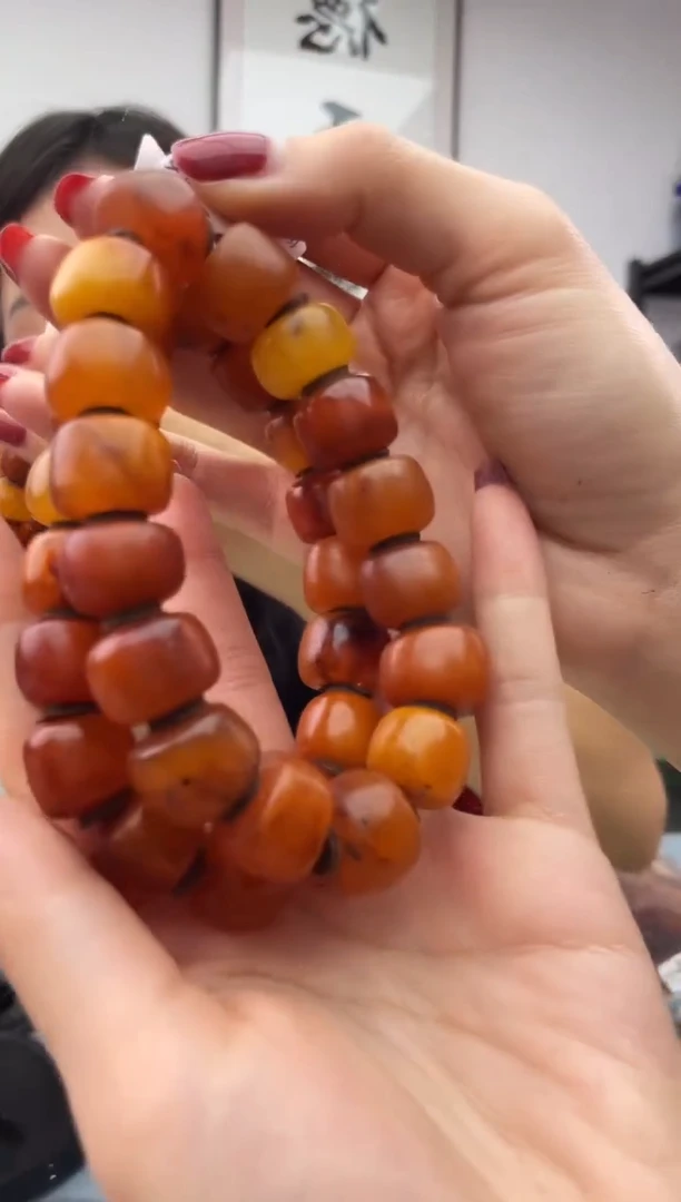 未镶嵌蜜蜡珠宝奇石假一罚十，031.15微瑕多样性发一件