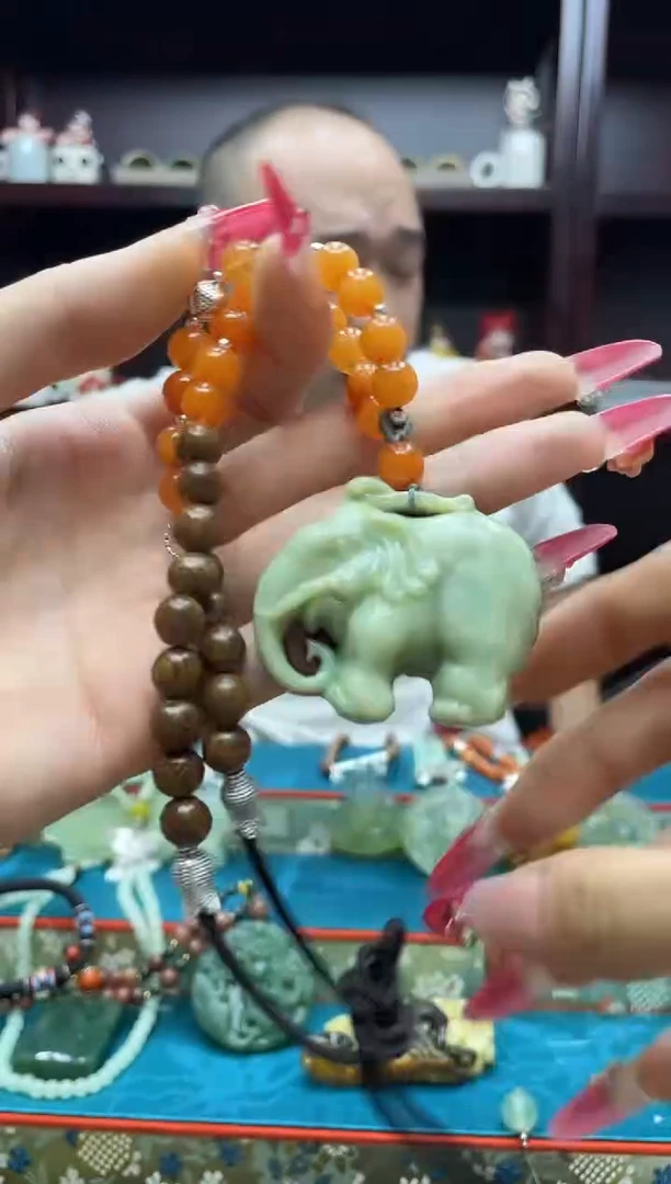 未镶嵌岫玉吊坠·