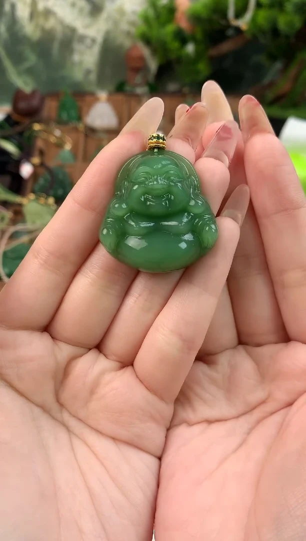 颈饰未镶嵌和田玉吊坠