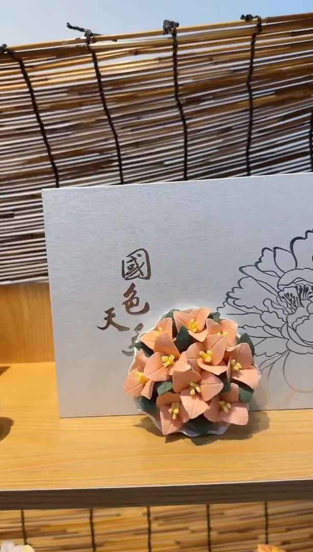 陶瓷陶瓷手捏花