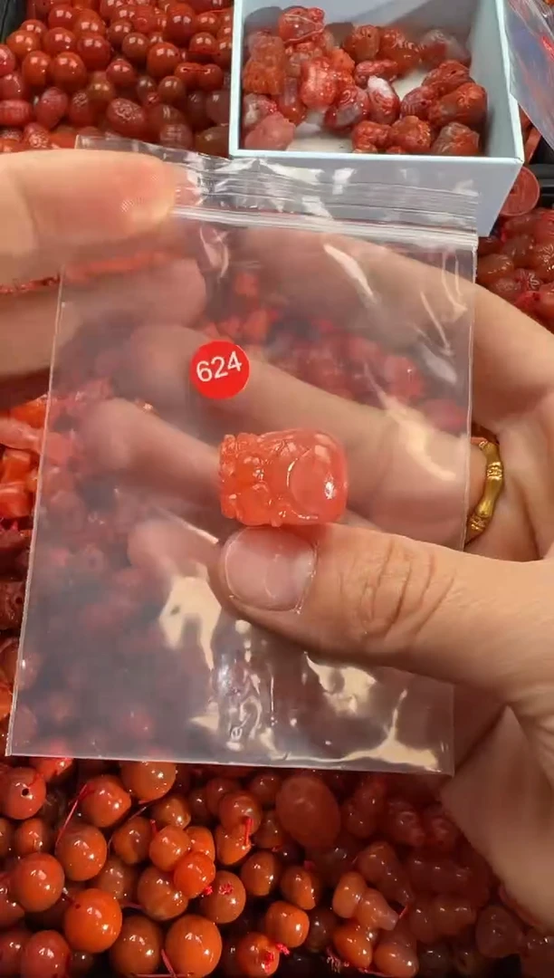 【闪购商品】南红玛瑙颈饰未镶嵌1