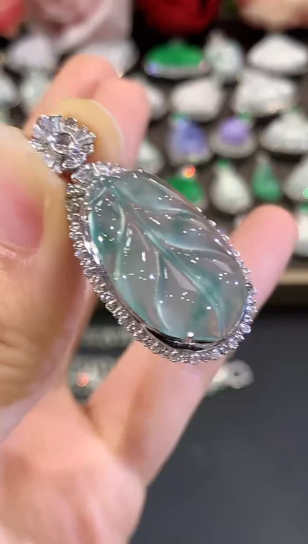 吊坠(不含链)18K金镶嵌翡翠B185