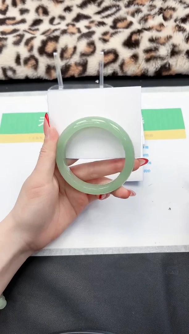 【闪购商品】石英质玉手镯未镶嵌188-59.3