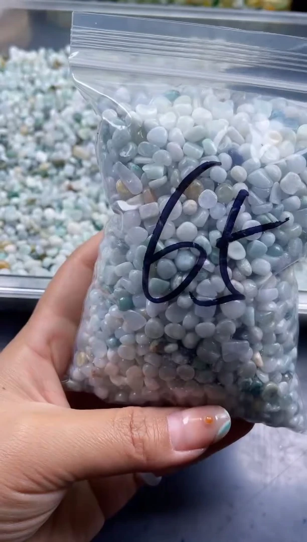 配石翡翠天然翡翠小倒角500克65