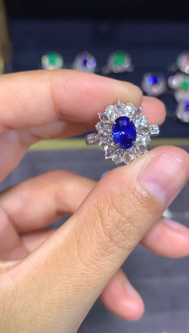 戒指蓝宝石18K金镶嵌1.54CT  无烧