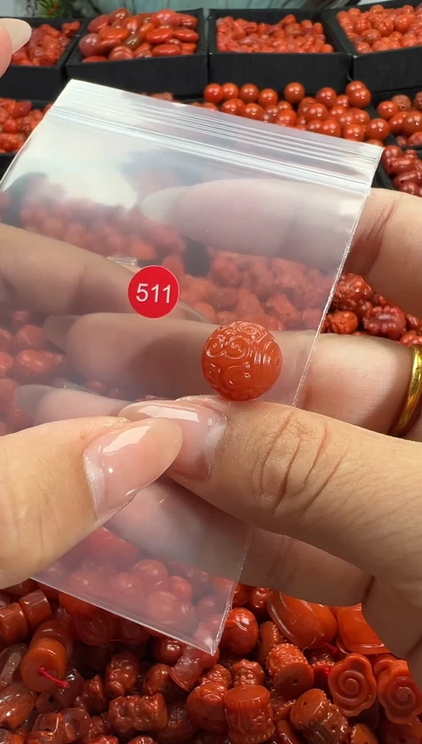 颈饰未镶嵌南红玛瑙1