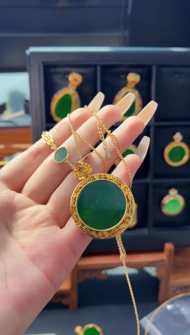 【闪购商品】翡翠吊坠(赠链)银S925镀金镶嵌天然缅甸翡翠A货吊坠