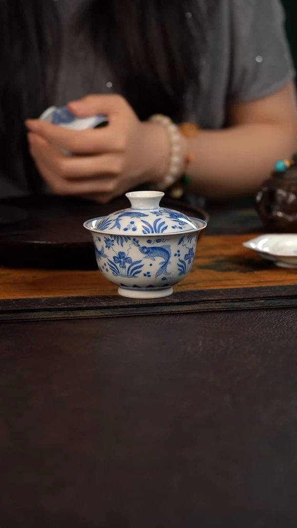 聚澜堂鱼藻元宝盖碗