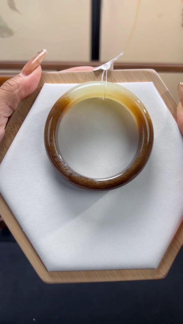 未镶嵌手镯和田玉53.8