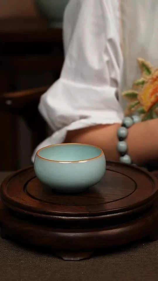 瓷片天青色全手描金高足罗汉杯120ml微瑕不带礼盒