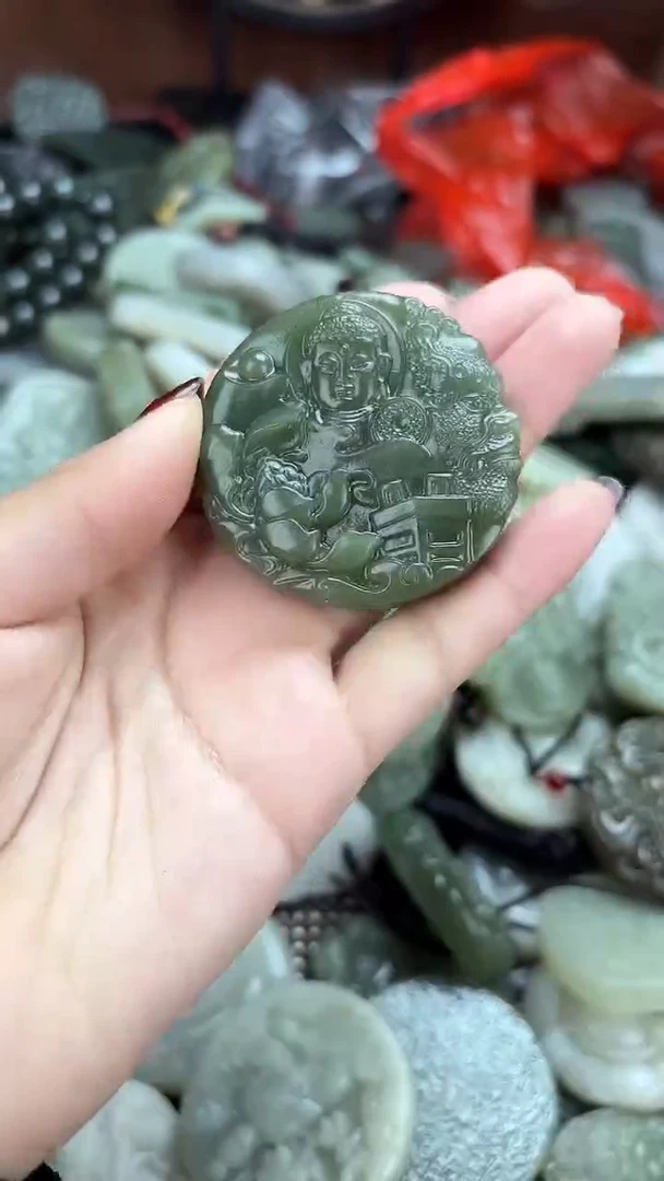颈饰未镶嵌和田玉1