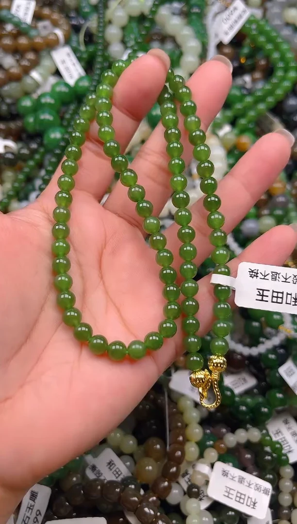 颈饰未镶嵌和田玉1