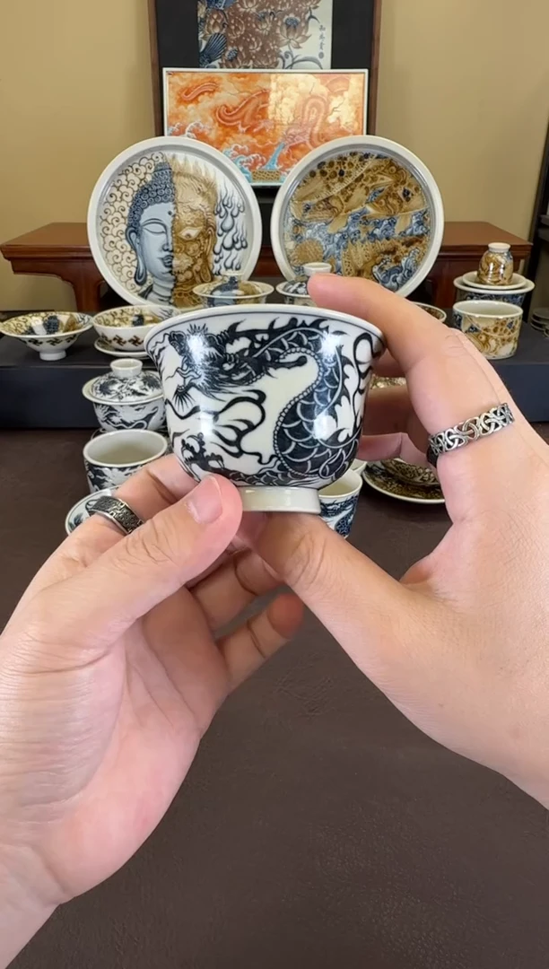 二号釉1351龙纹铃铛杯