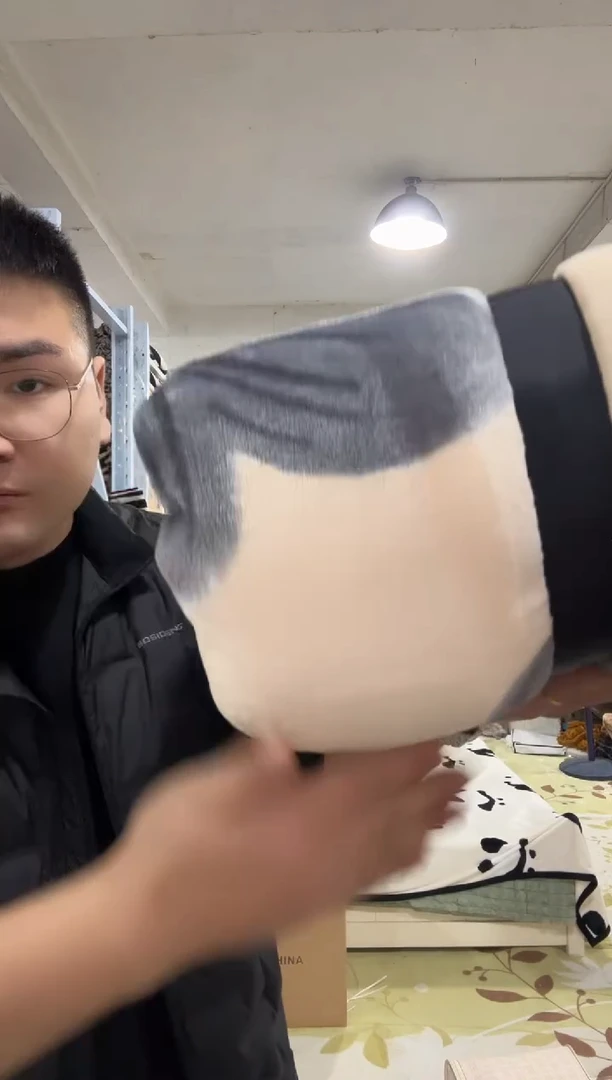 法兰绒150*200  高级复合盖毯