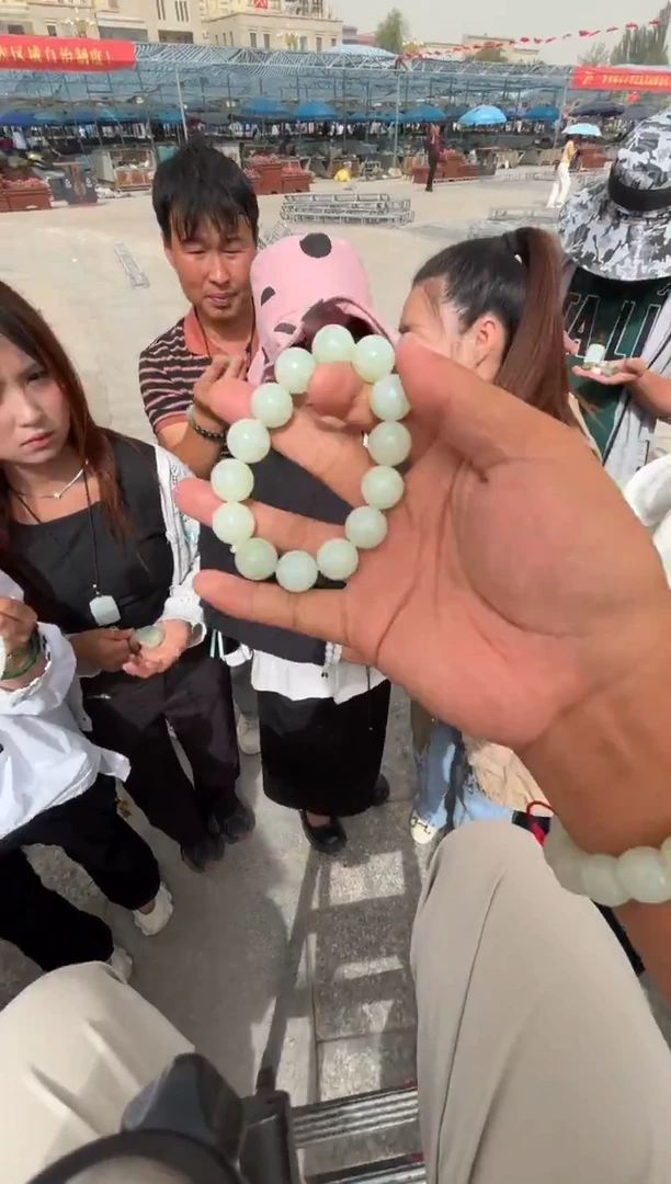 未镶嵌和田玉（糖玉）挂件和田玉