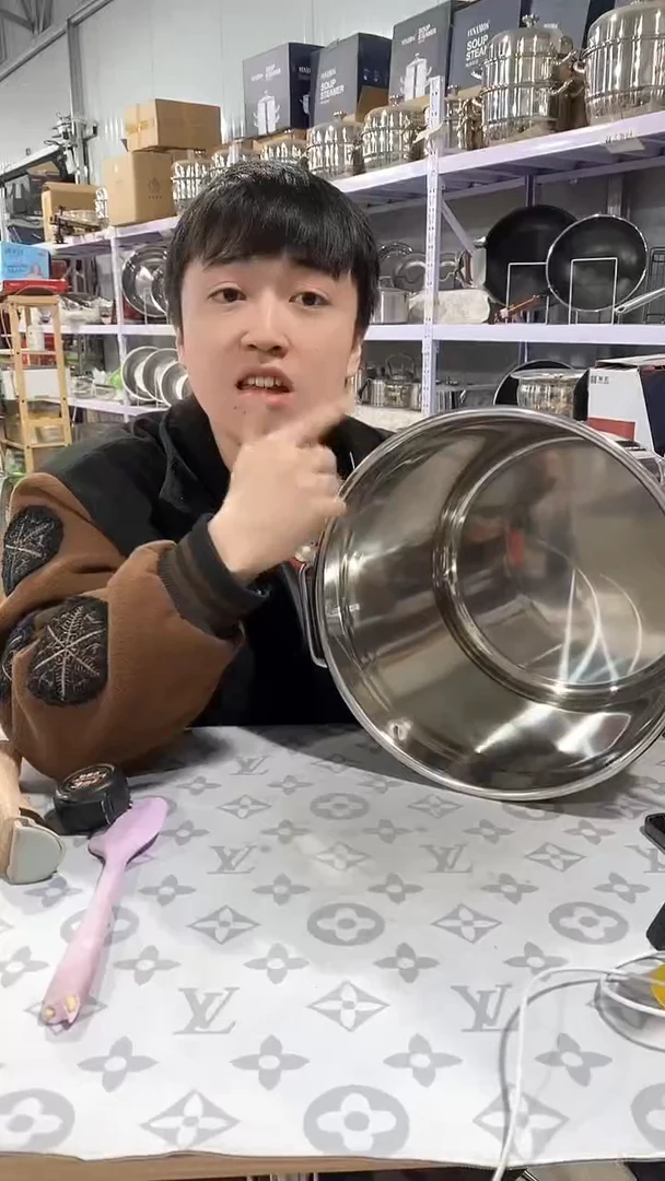 32/30双耳亮光大汤桶瑕疵