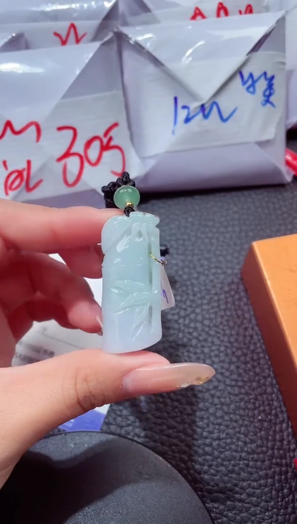 颈饰未镶嵌翡翠000002058