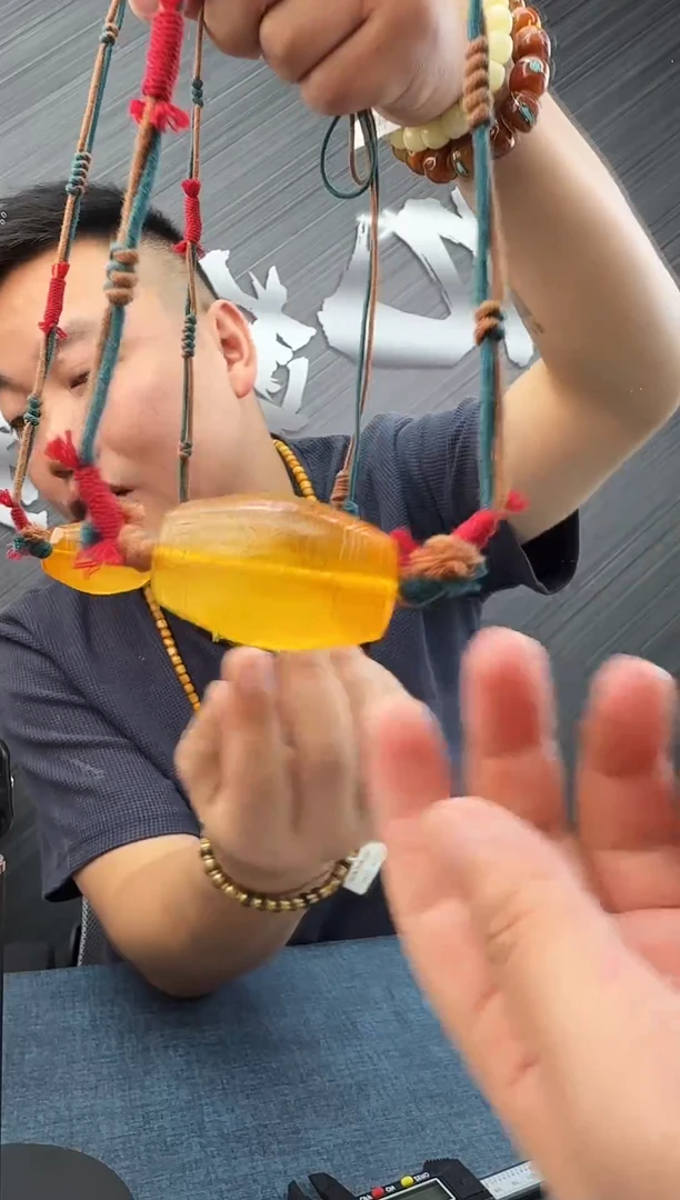 蜜蜡未镶嵌珠宝奇石假一罚十，多样性发其一