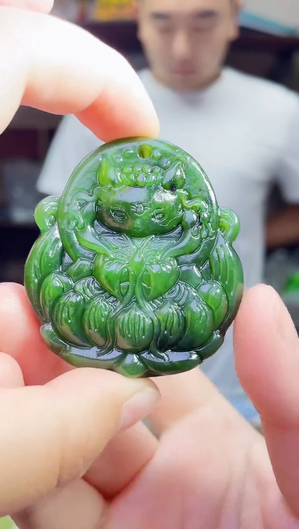和田玉未镶嵌颈饰1