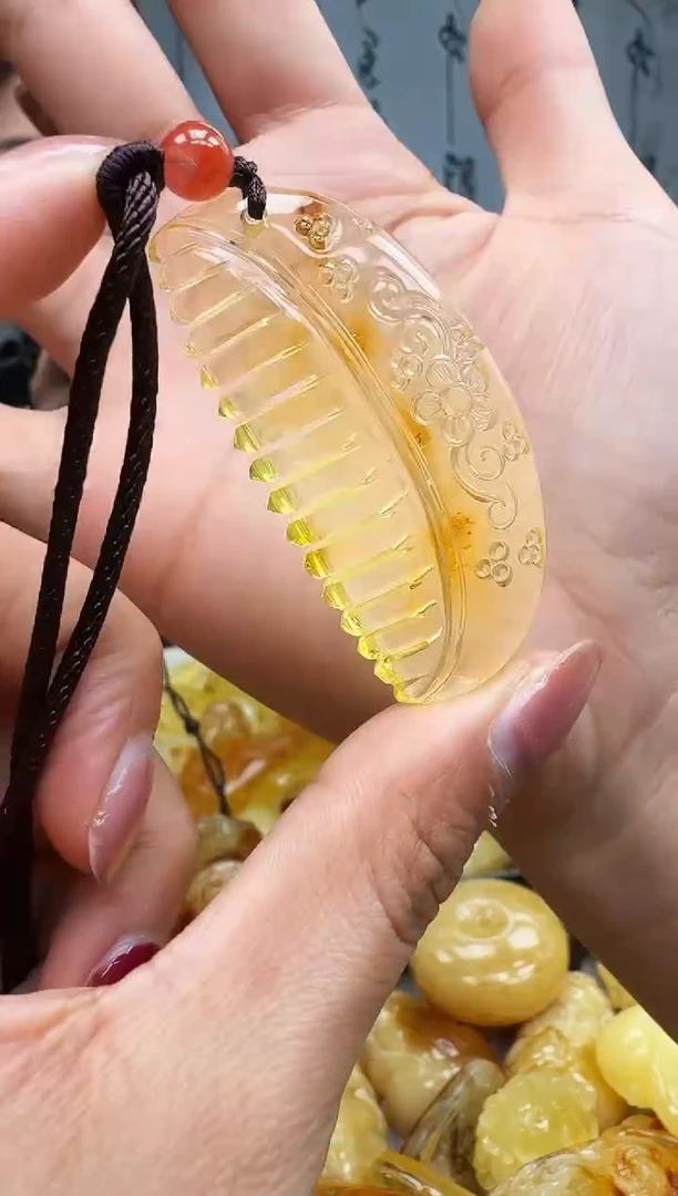 【闪购商品】琥珀裸石未镶嵌挂坠