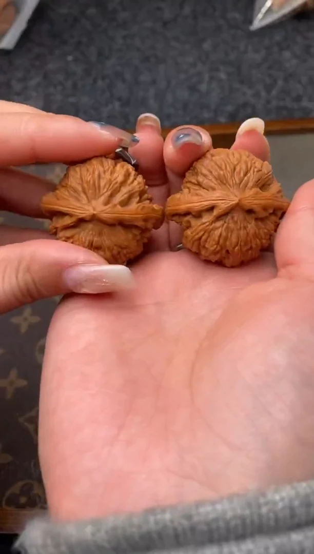 把件文玩核桃B91号40尺白狮子