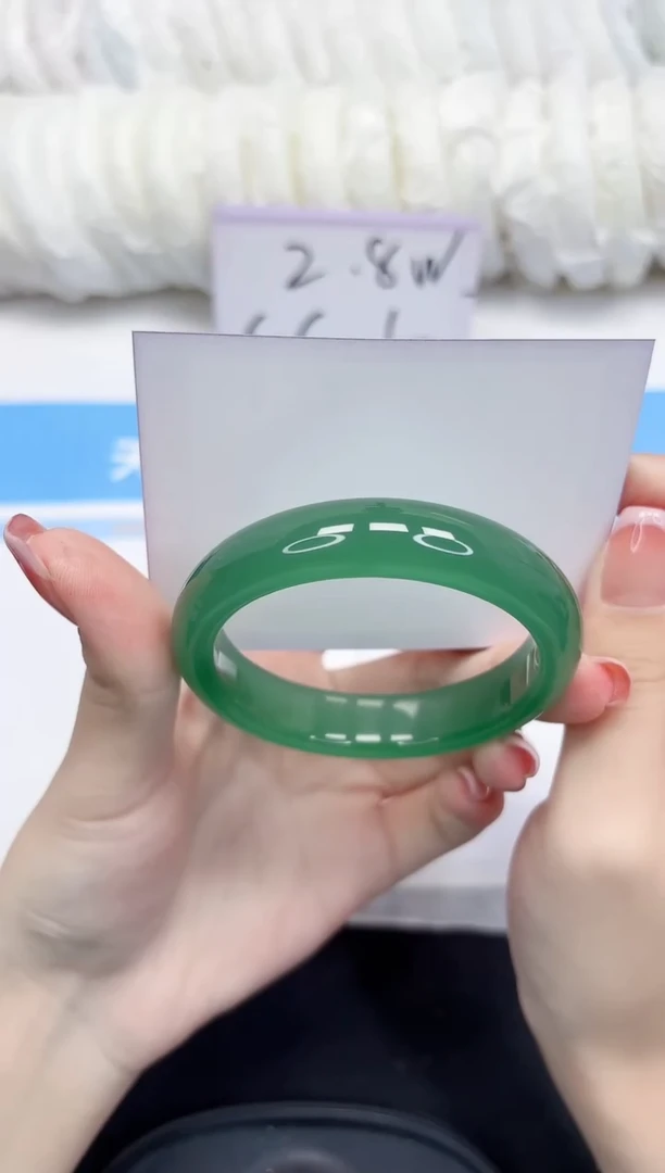 未镶嵌手镯石英质玉181-56-仪式感