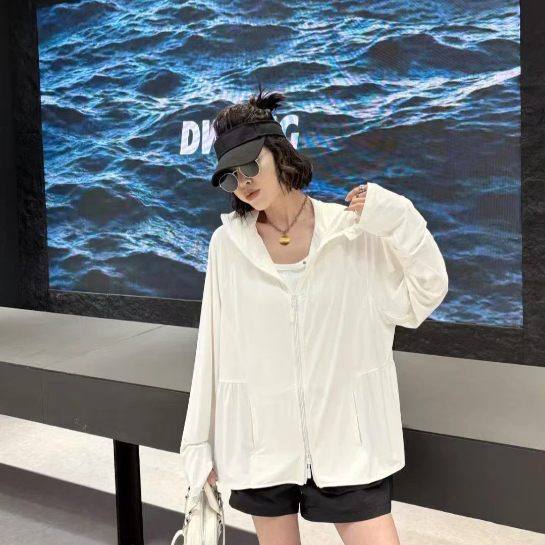 D55062冰丝凉感透气宽松遮肉时尚超薄运动连帽外套