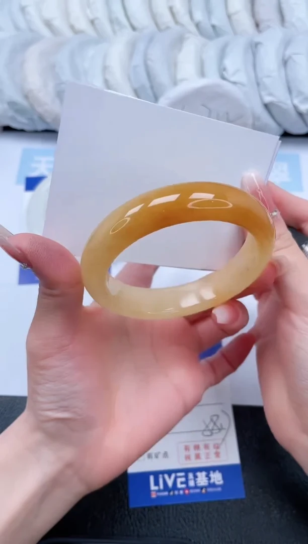 【闪购商品】石英质玉手镯未镶嵌T111-58.7