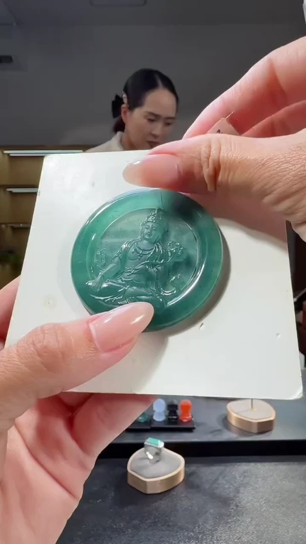 吊坠(不含链)未镶嵌翡翠观音（多样性发其一）