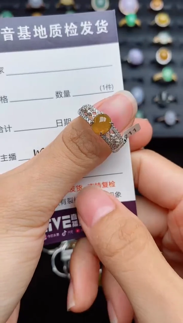银S925镶嵌戒指翡翠....
