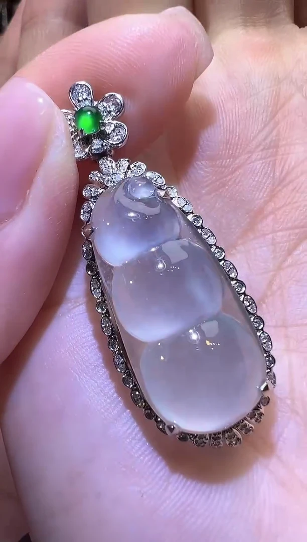 吊坠(不含链)18K金镶嵌翡翠豆子