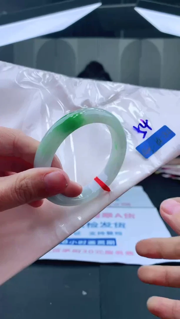 未镶嵌手镯翡翠54