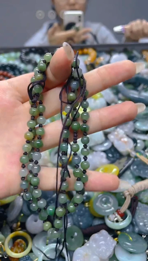 颈饰未镶嵌翡翠5MM/ N /翡翠A货，一件也是批发价