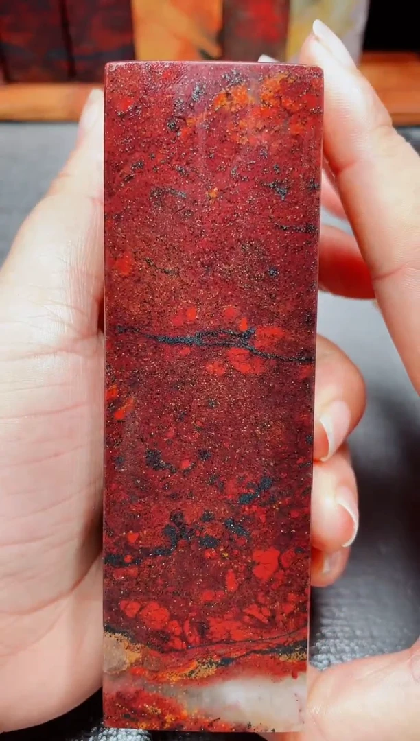 玉桂林鸡血玉素章18 3.8左右