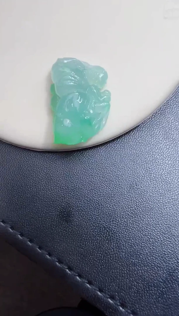 未镶嵌定制翡翠25.8*18*7.1花仙子