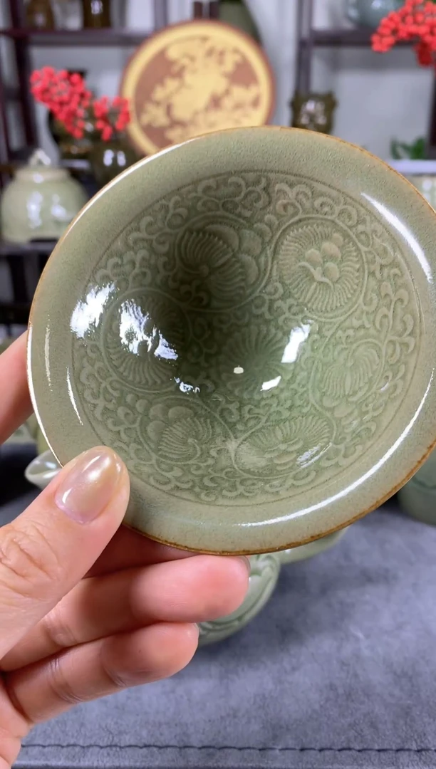 微瑕处理 菊纹斗笠 一个