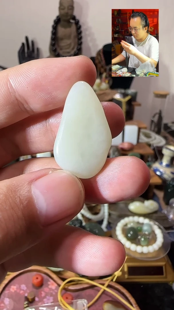 和田玉未镶嵌颈饰原石